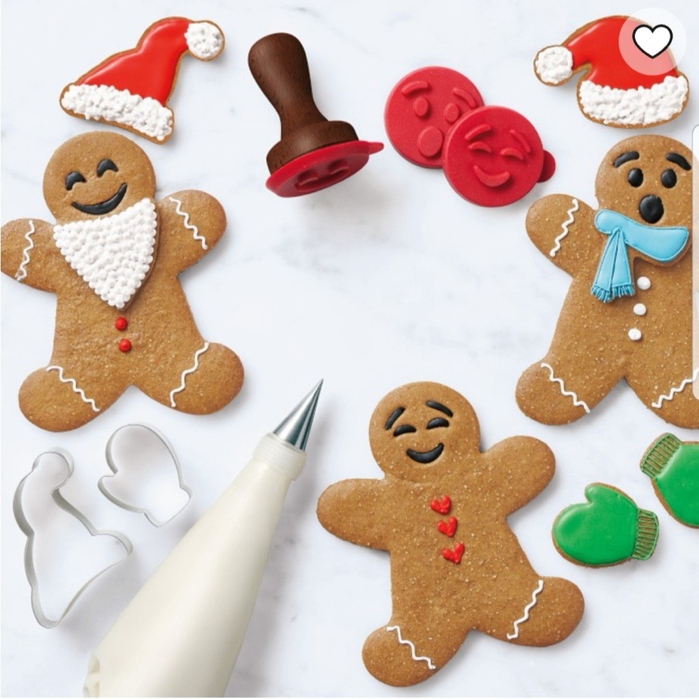 Williams Sonoma Build-a-Gingerbread Man Holiday Cookie Cutter Set